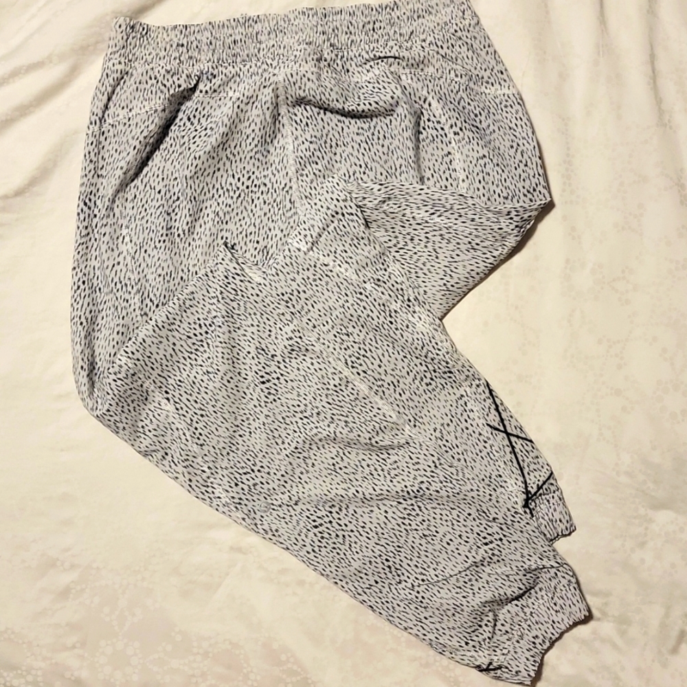 Pants - Picture 4 of 6